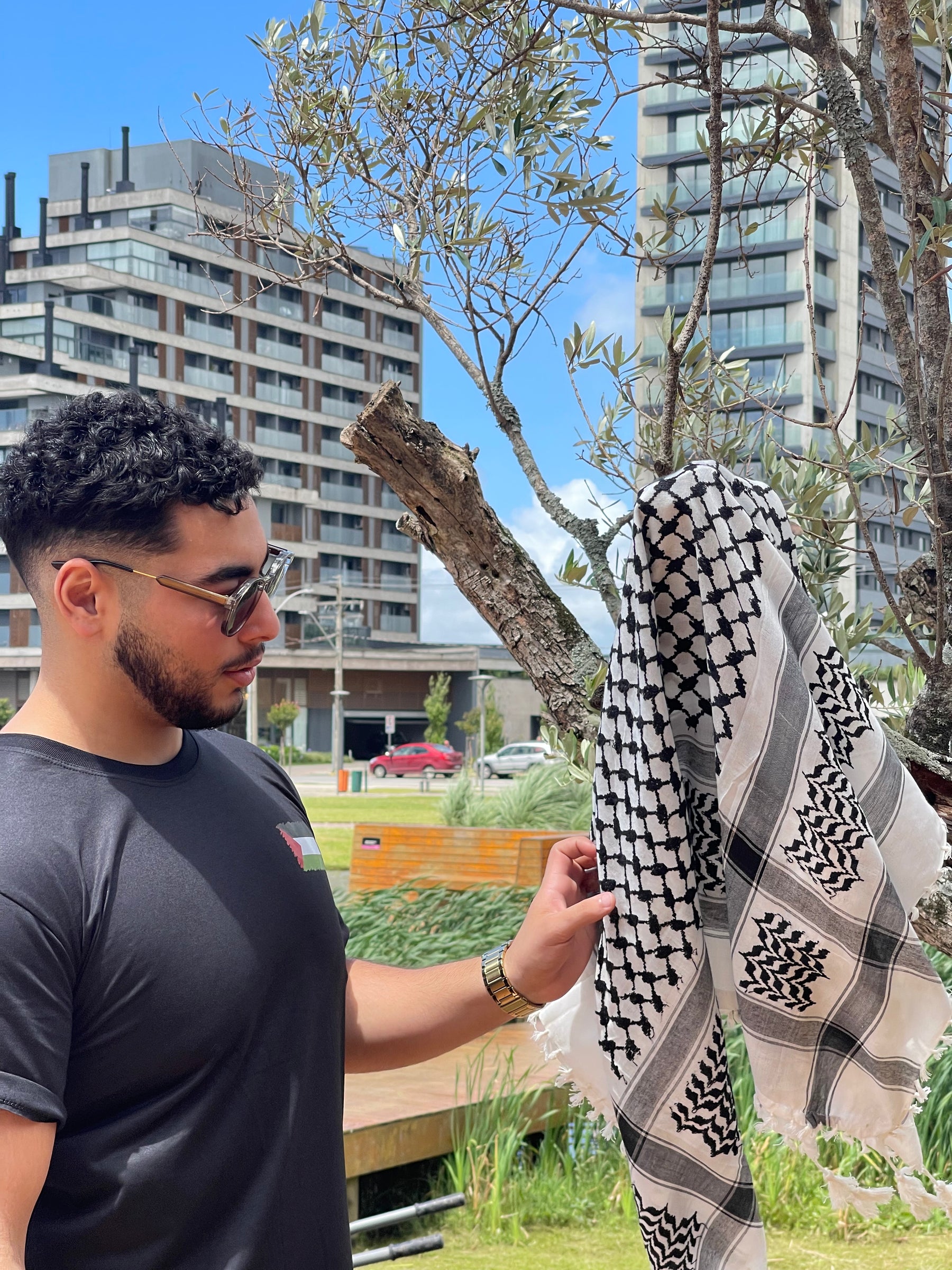 Camiseta Com a Bandeira da Palestina Estampada no Peito - Loja Al Baraka - PRONTA ENTREGA