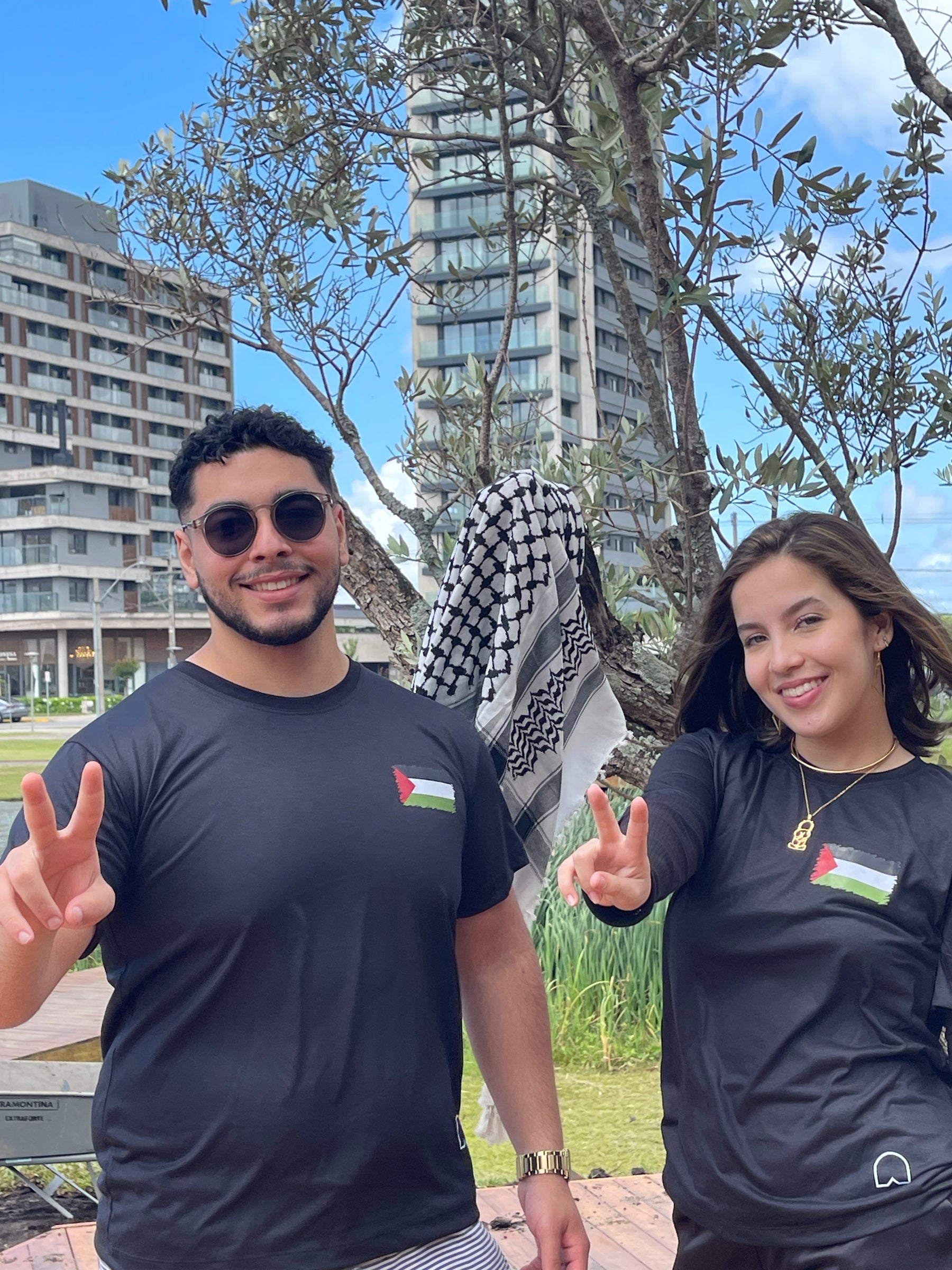 Camiseta Com a Bandeira da Palestina Estampada no Peito - Loja Al Baraka - PRONTA ENTREGA