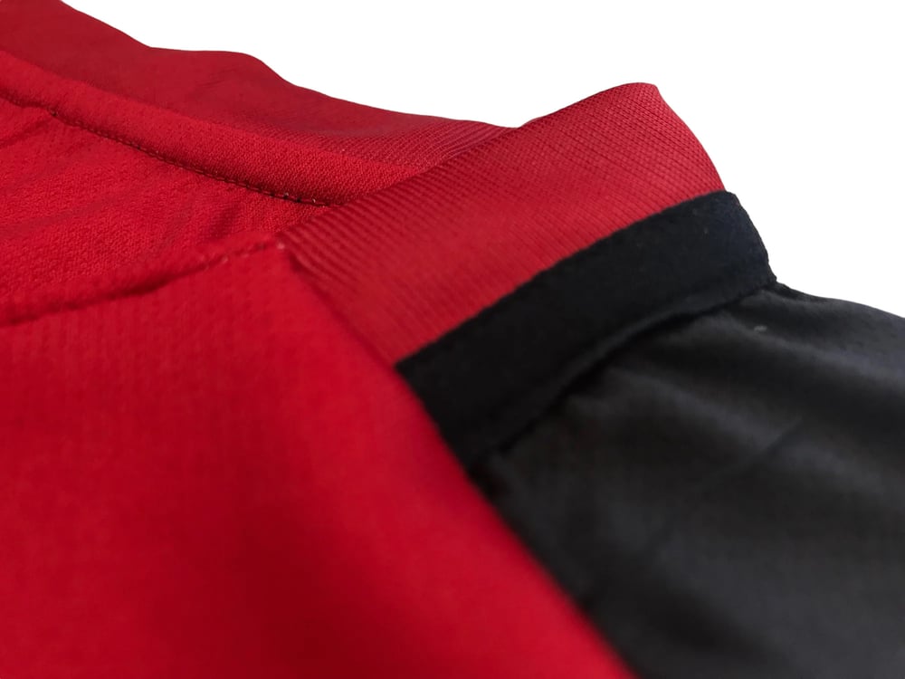 Camiseta de futebol com as cores da Bandeira Palestina - Loja Al Baraka