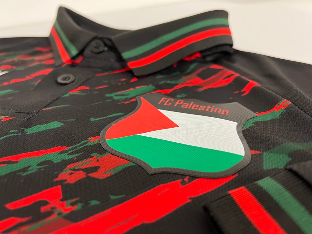 Camiseta de futebol Palelstina decorada com respingos de tinta - Loja Al Baraka