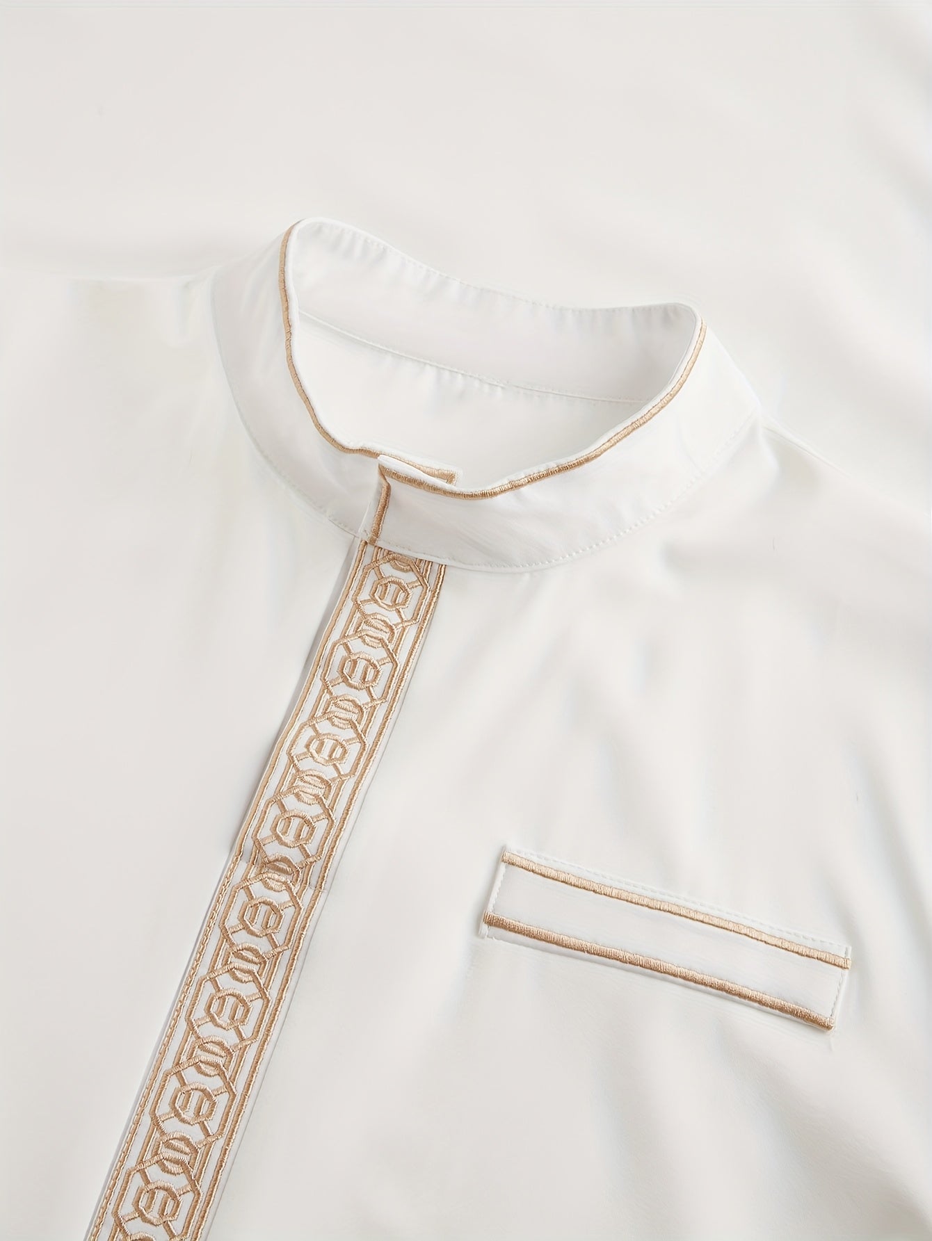 Abaya Com Gola Dourada - Loja Al Baraka