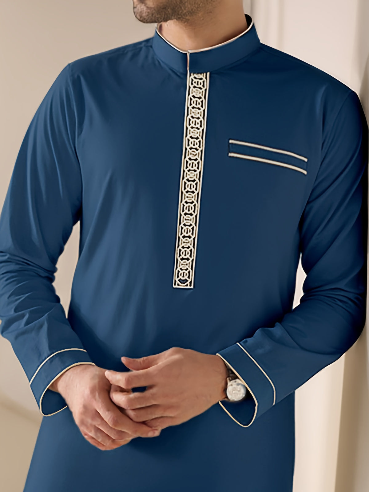 Abaya Com Gola Dourada - Loja Al Baraka